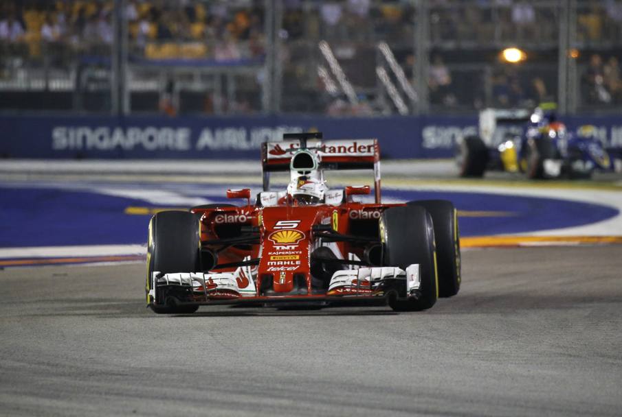 Vettel lotta dall&#39;ultima posizione e rimonta fino al quinto posto. Reuters 